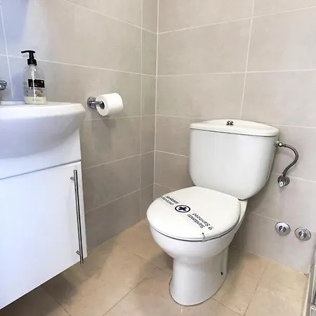 公寓 Skol 629 Two Bedroom Duplex With Sea Views In Skol *